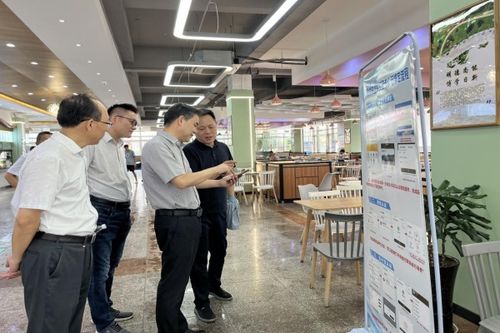 學校領導檢查新學期開學準備工作